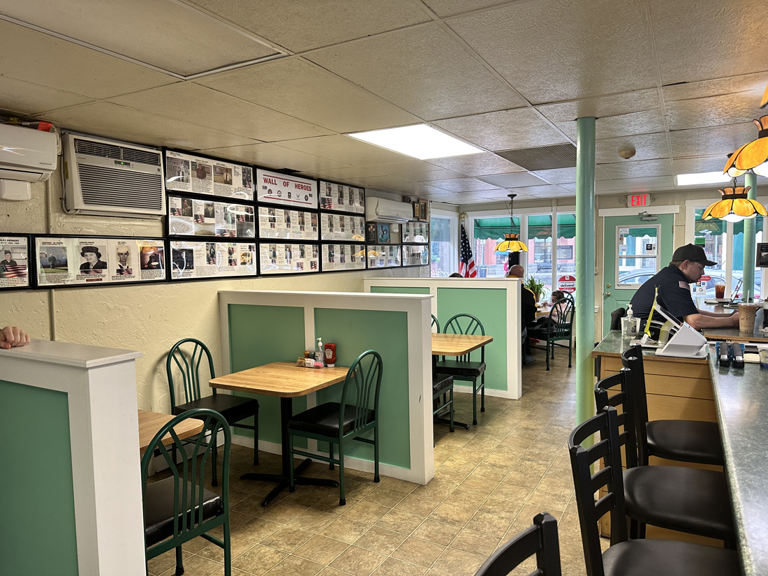 Winthrop Center Cafe Restaurant, Diner Breakfast, Lunch, Dinner