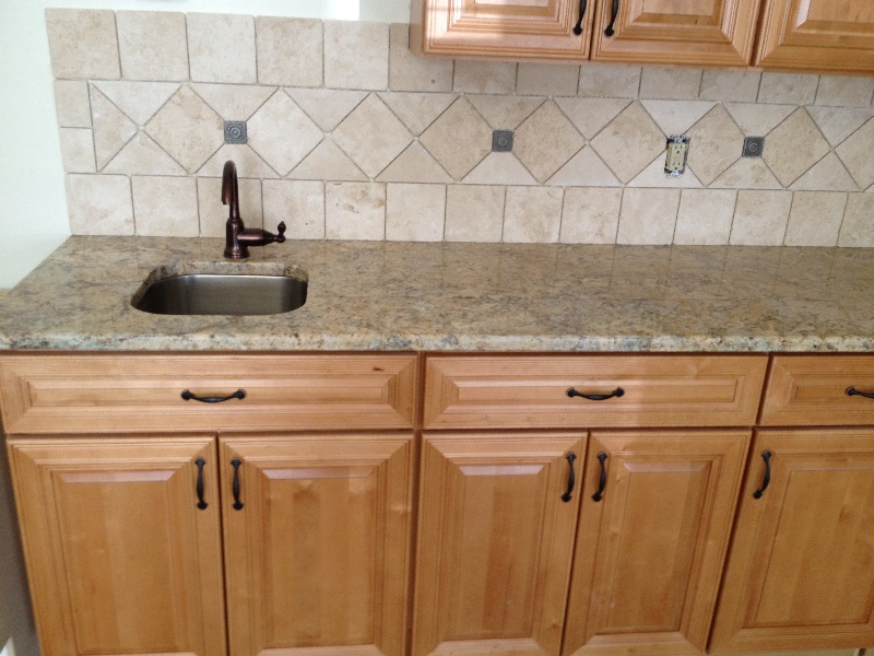 CW Honey Maple Kitchen Pictures