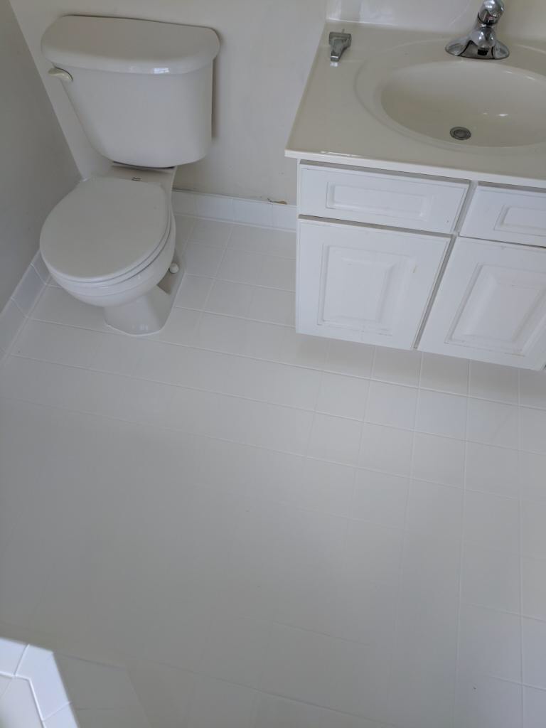 Tub Regazing CE Bathtub Refinishing service Miami Florida