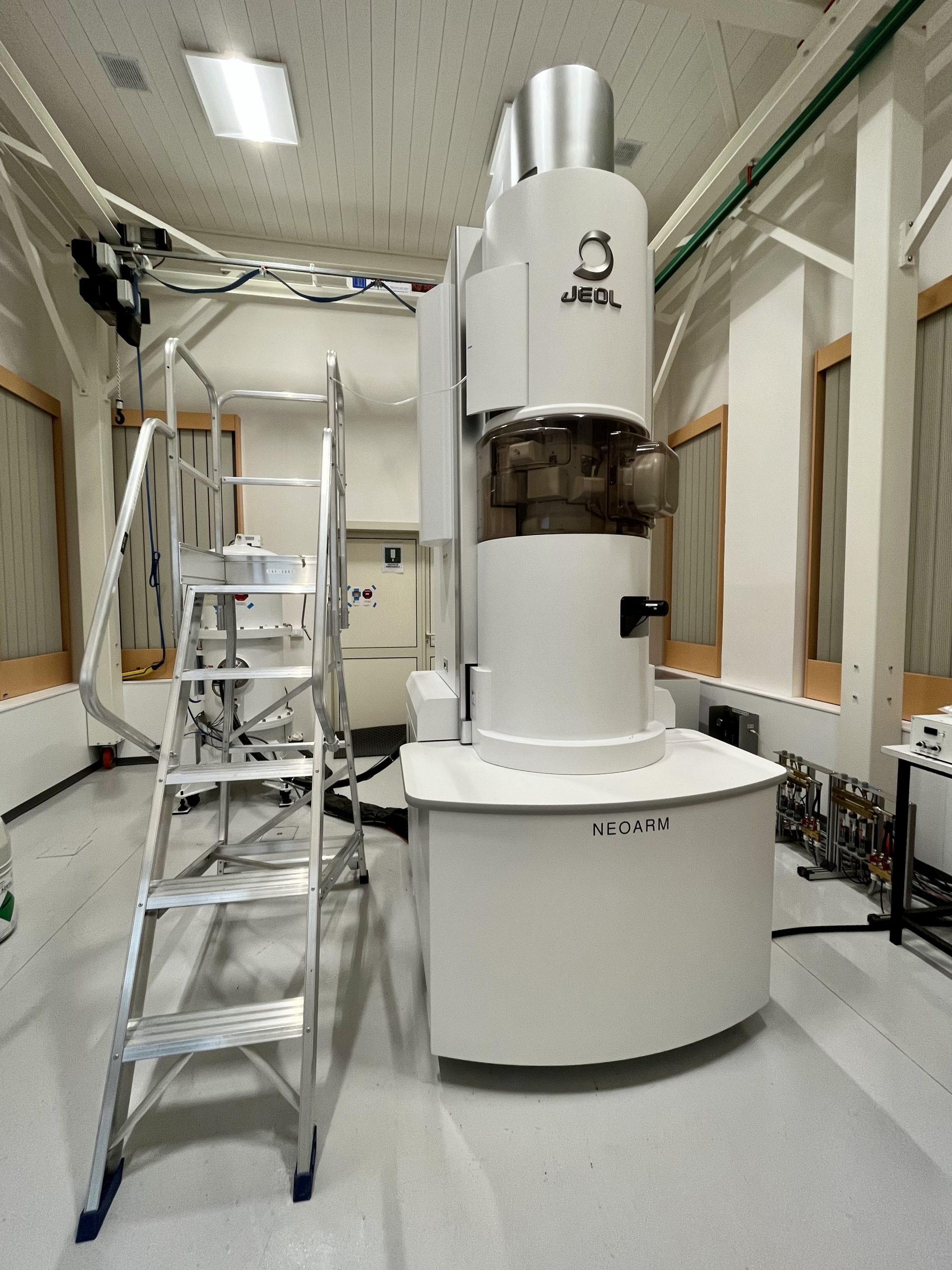 Holographic Electron Microscopy (HoloTEM) Ceric