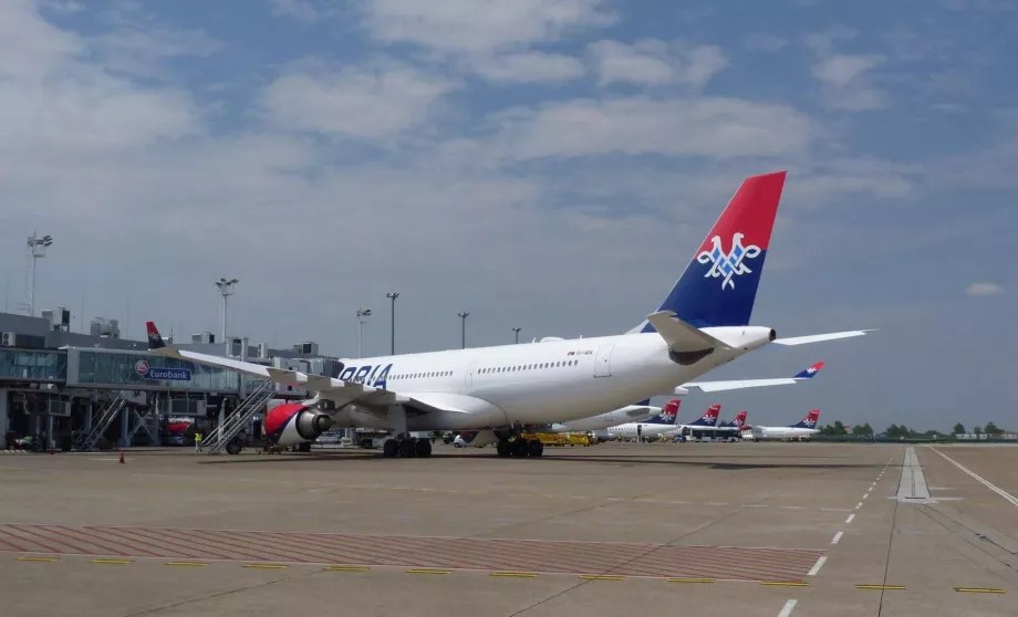 Air Serbia baggage allowance (hand and checked)