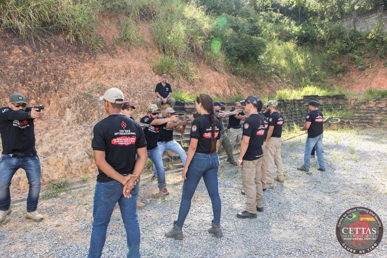 EXTREME CLOSE COMBAT FIGHTING TECHNIQUES CETTAS CLUBE DE TIRO