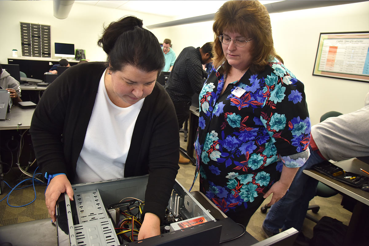 Help Desk Support Technician College Credit Certificate at CF