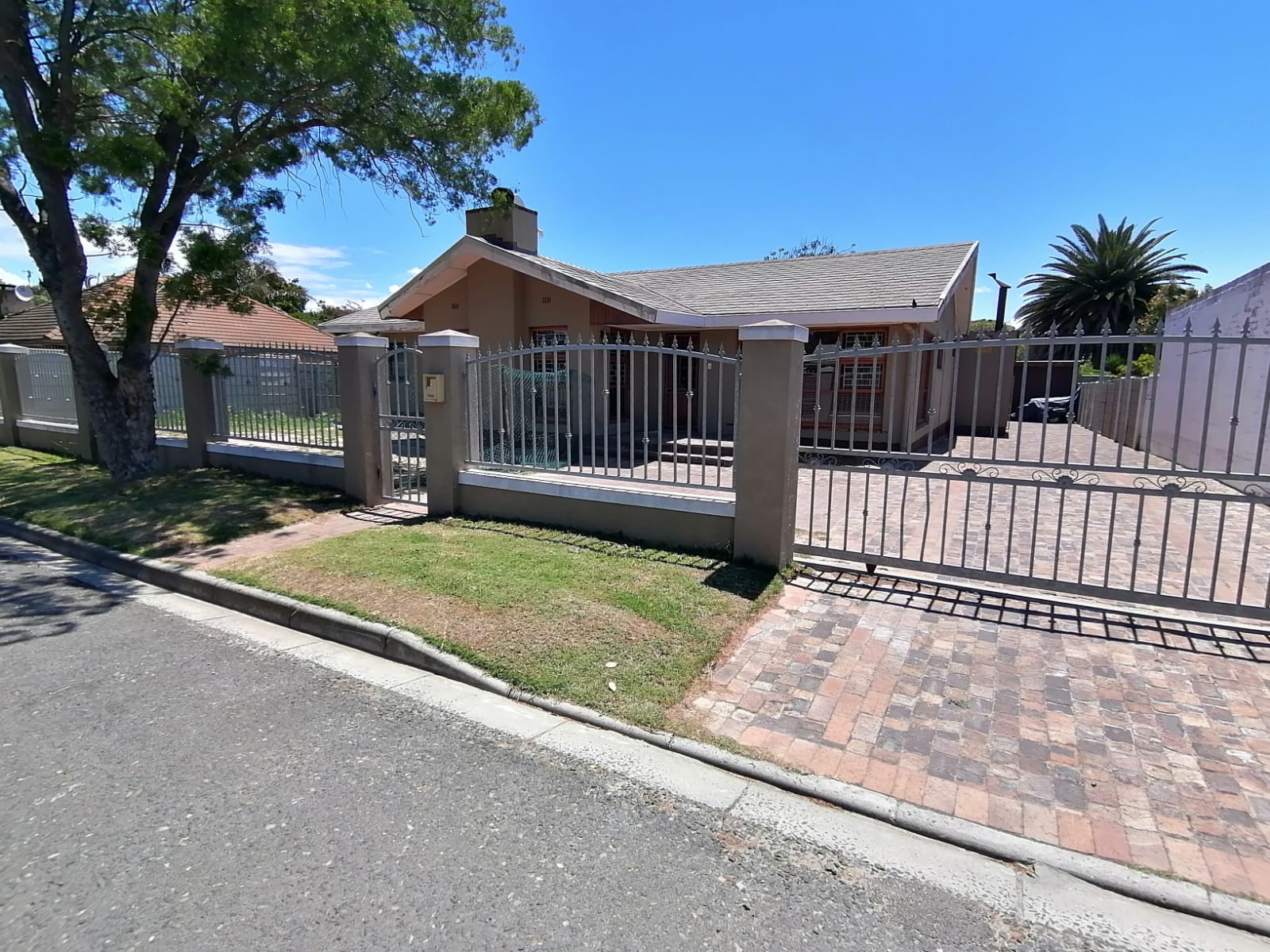 4 Bedroom house for sale in Silver Oaks, Kuils River Chadlee Real Estate