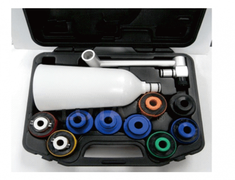 TOPPING UP ENGINE OIL 04A015011