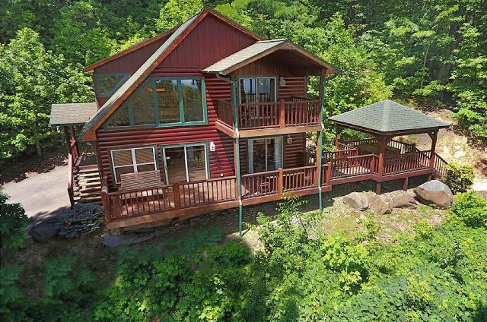 5 Reasons Why You’ll Want to Stay in Our Honeymoon Cabins in Tennessee