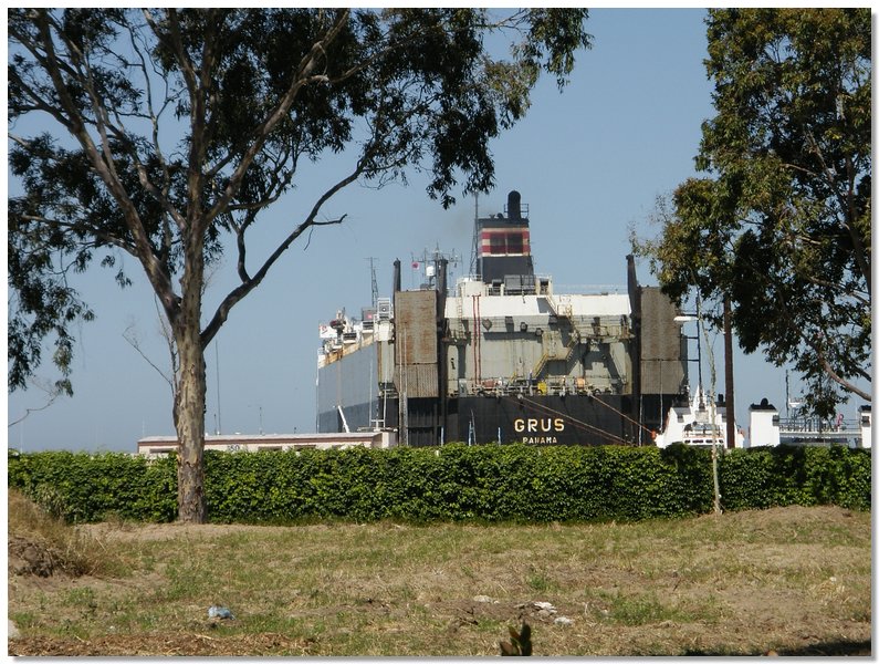 Port HuenemeIs there a way to tell if a ship has arrived