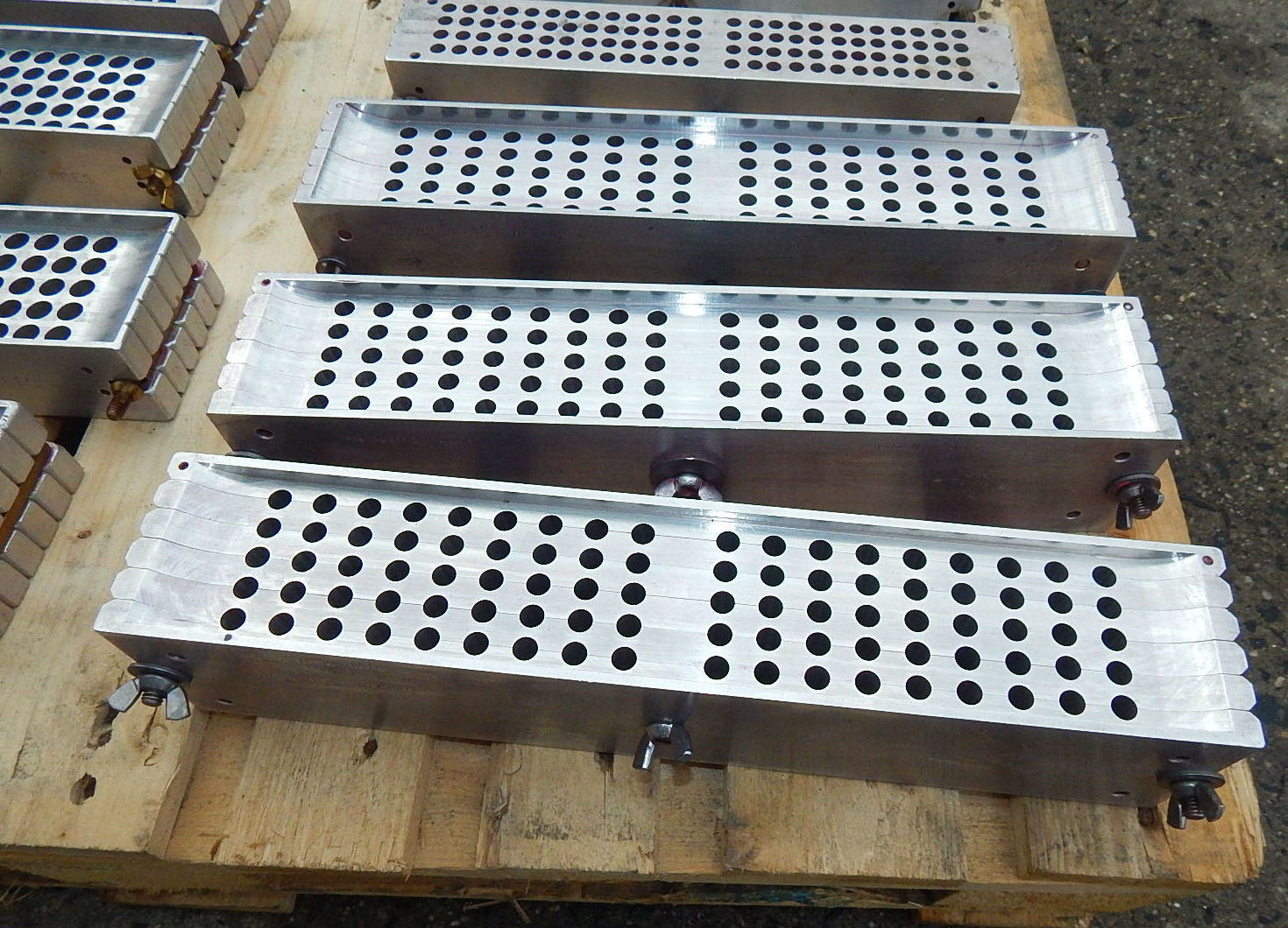 One Lot Of Lipstick Moulds 16 Lipstick Molds Cosmetic Equipment