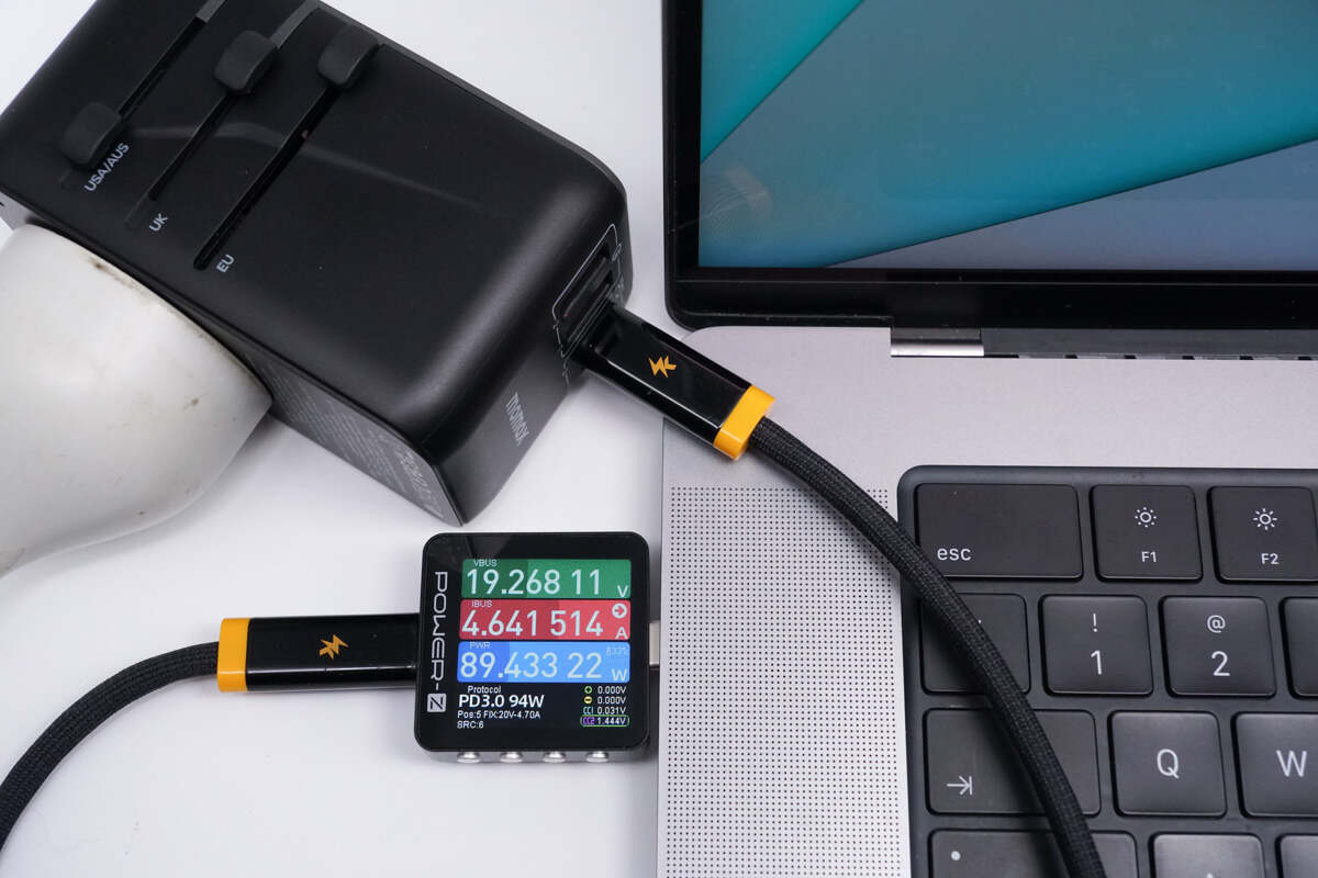 Fast Charging Everywhere | Review of MOMAX 100W International Power