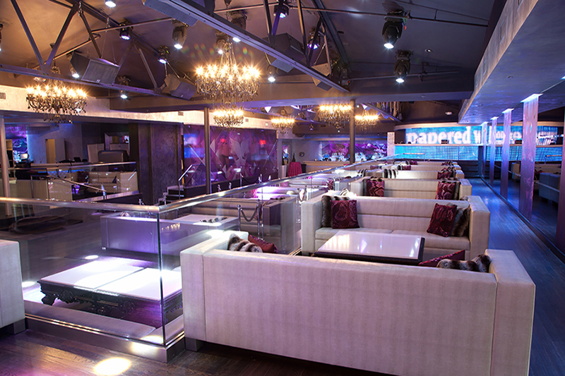 Privé Ultra Lounge ChargeUp App