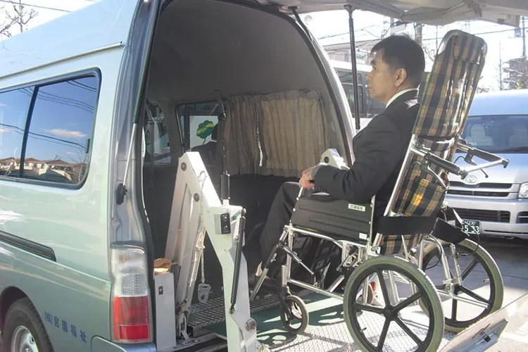 Wheelchair Vehicles Charter Bus & Limo Japan