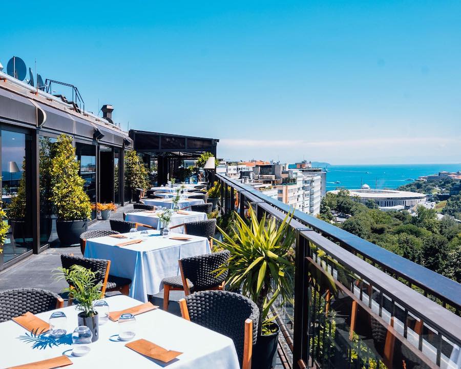 Best 17 Rooftop Restaurants In Istanbul (& Rooftop Bars Too)