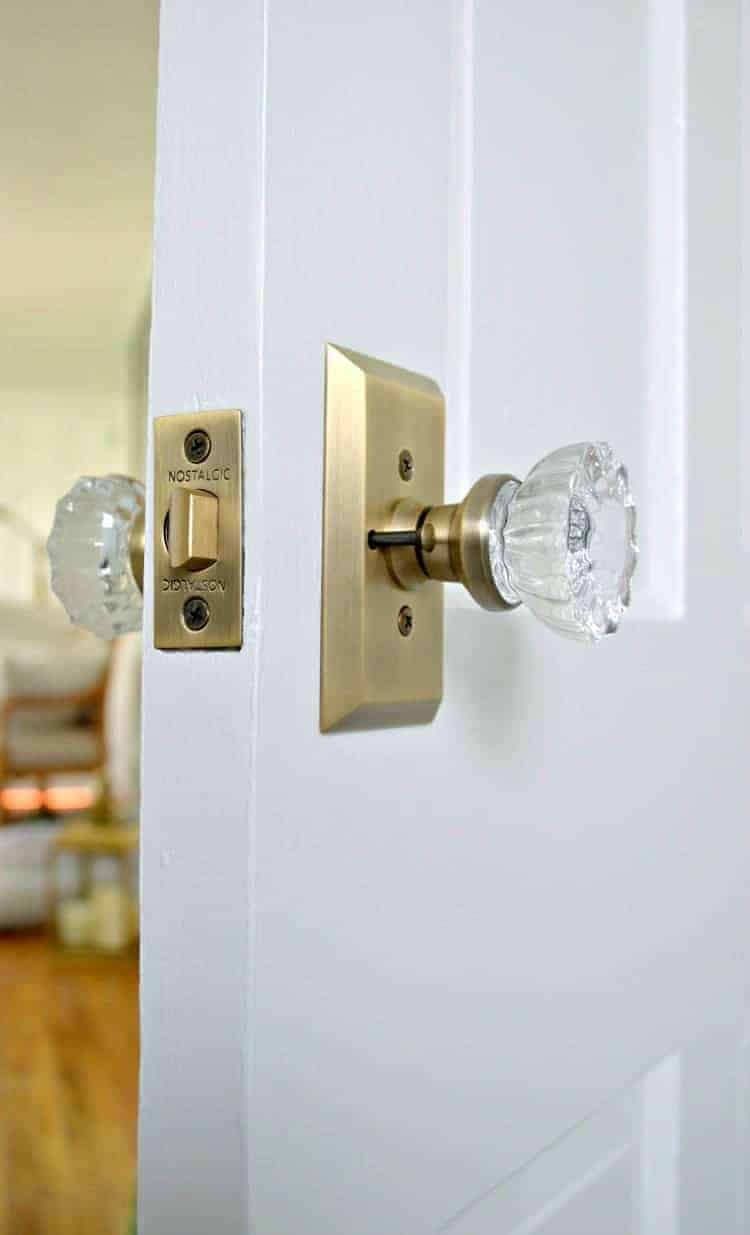 Updating Old Doors with New Glass Door Knobs