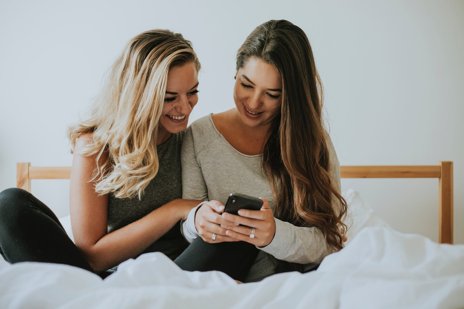 Guides By Lavender Line Chat Line To Create A Perfect Lesbian Profile