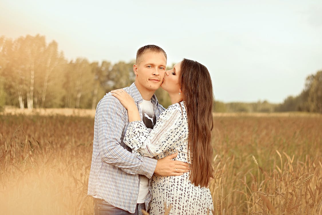 Simple Ways by Top Singles Chat Lines to Improve Communication Skills