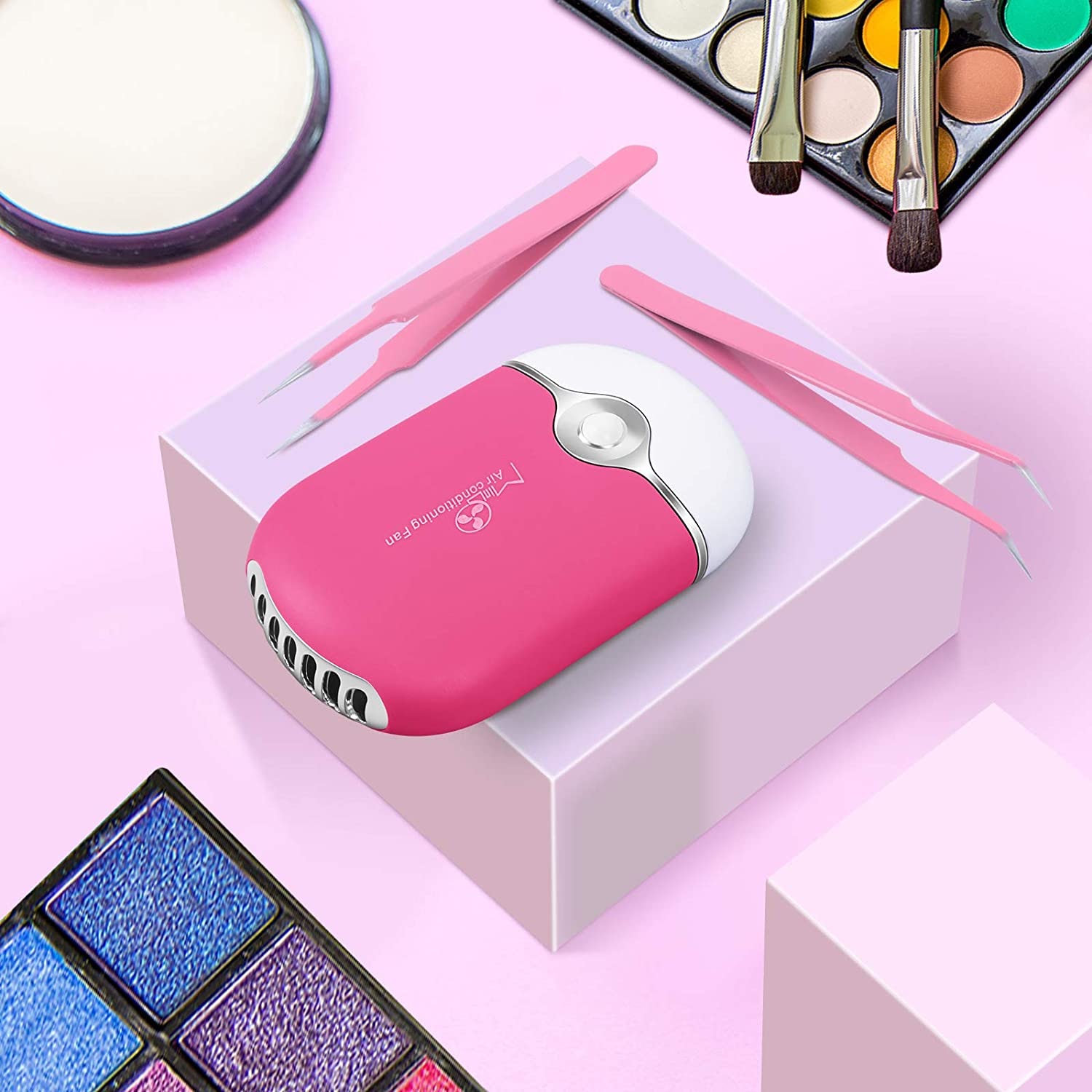 6 Easy To Use Eyelash Fans To Level Up Your Lash Routine ChatterSource