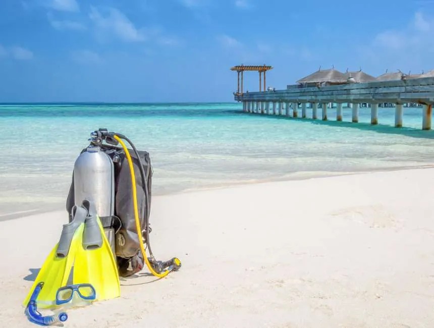 The ultimate guide for diving holidays Certification, destinations, price...