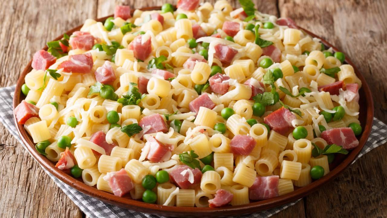 Pasta e piselli ricetta preparazione con ingrediente speciale