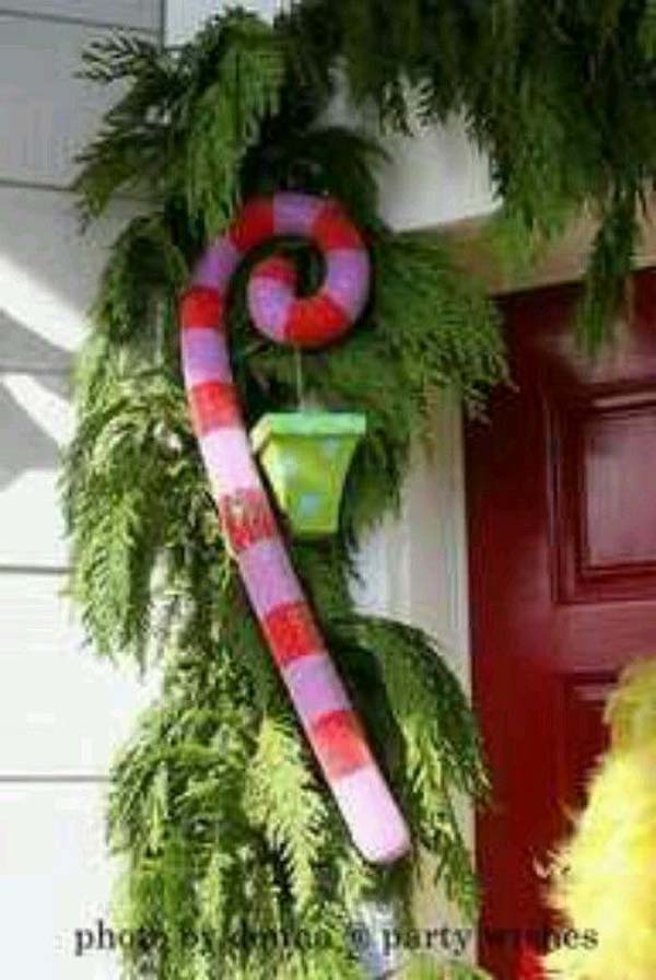 10 Amazing DIY Christmas Decorations Created From Pool Noodles