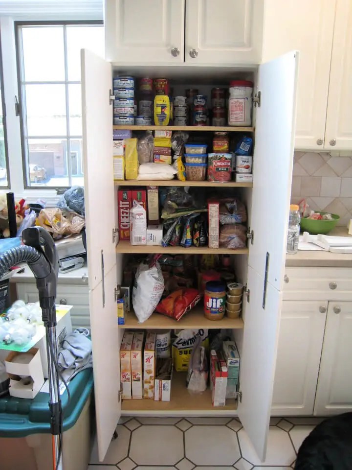 25 DIY Pantry Shelves to Construct Yourself