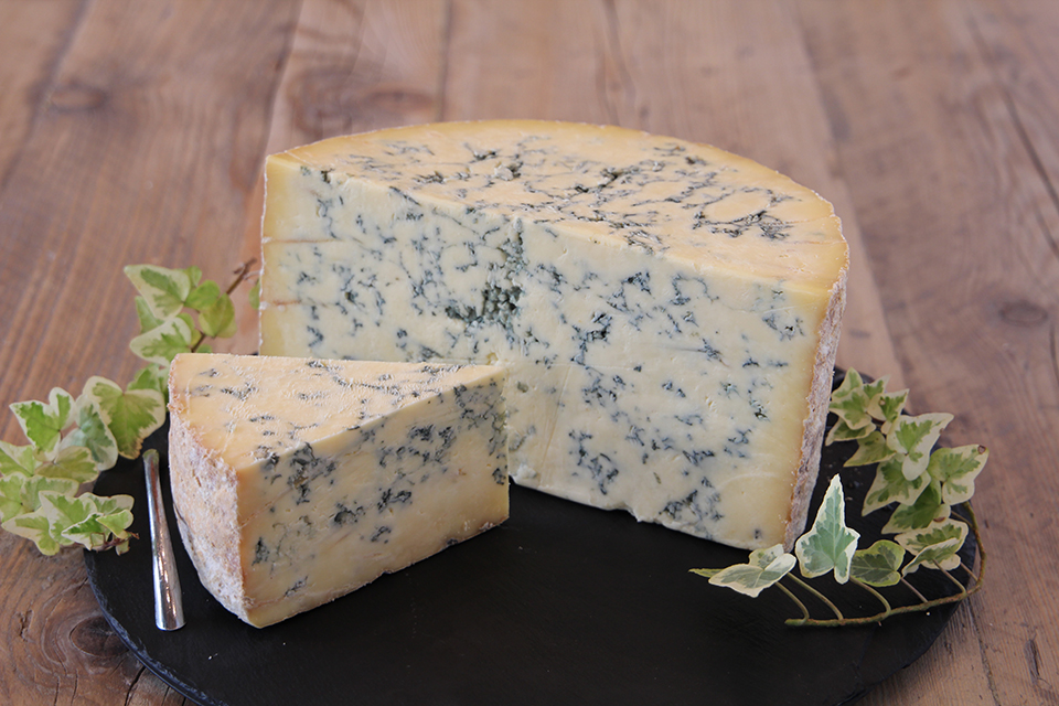 青カビ ブルーちーず ブルー チーズ ブルースティルトン 約300g イギリス産 毎週水 金曜日発送 値下げ