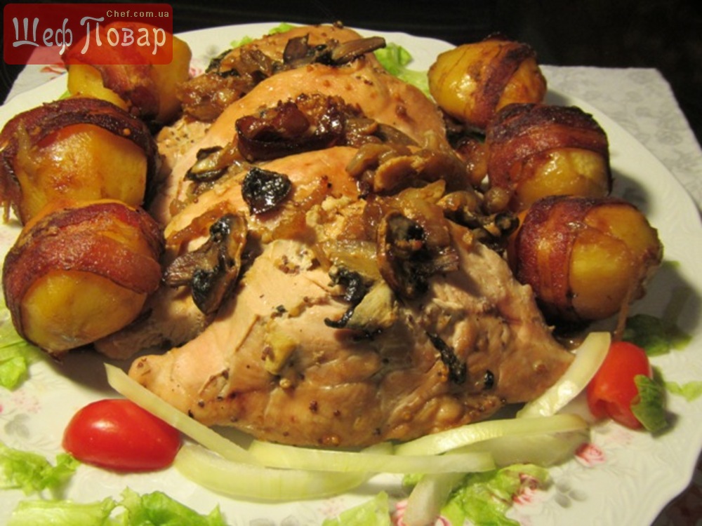 Филе индейки, запеченое с картошкой и грибами / Блюда из