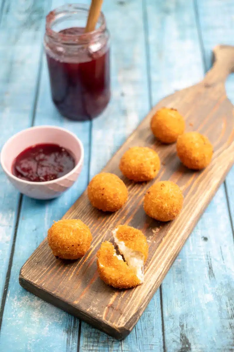 chefspencil Fried Cheese Balls