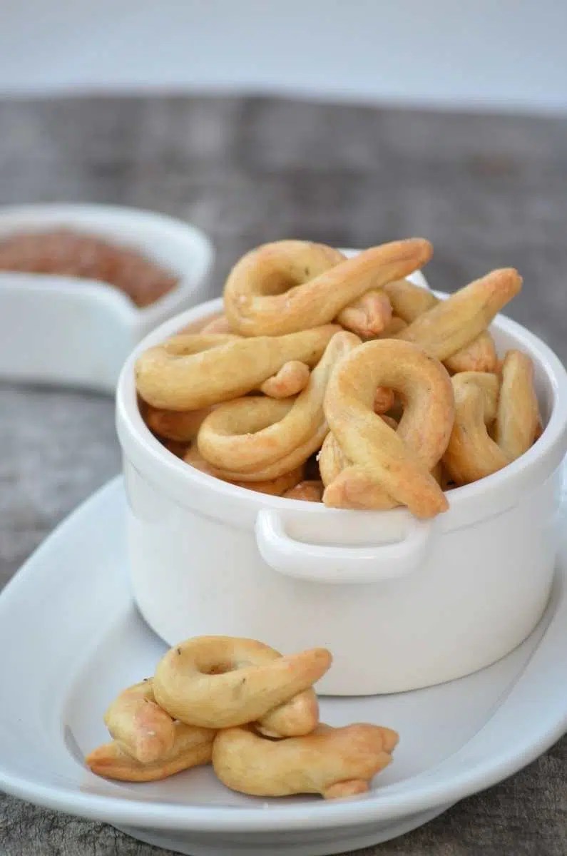 Taralli Recipe (Italian Pretzels) Chef's Pencil