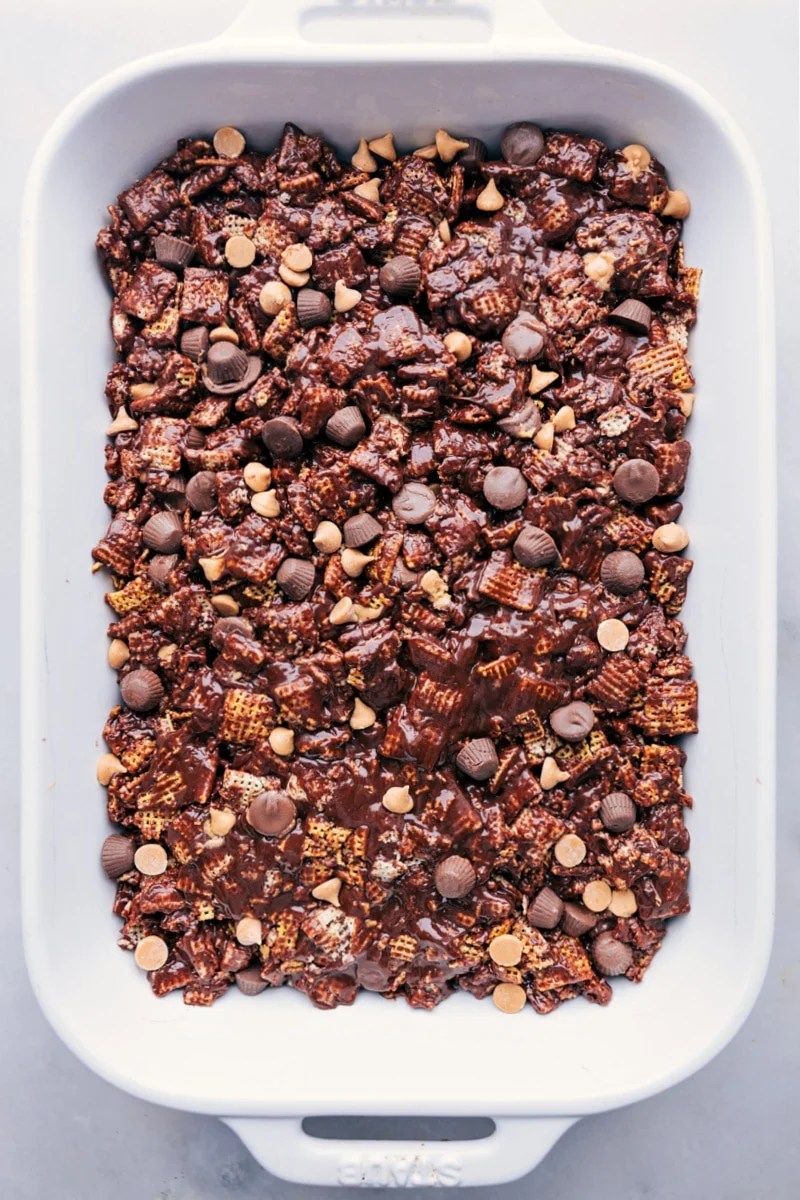 Muddy Buddy Bars Chelsea's Messy Apron