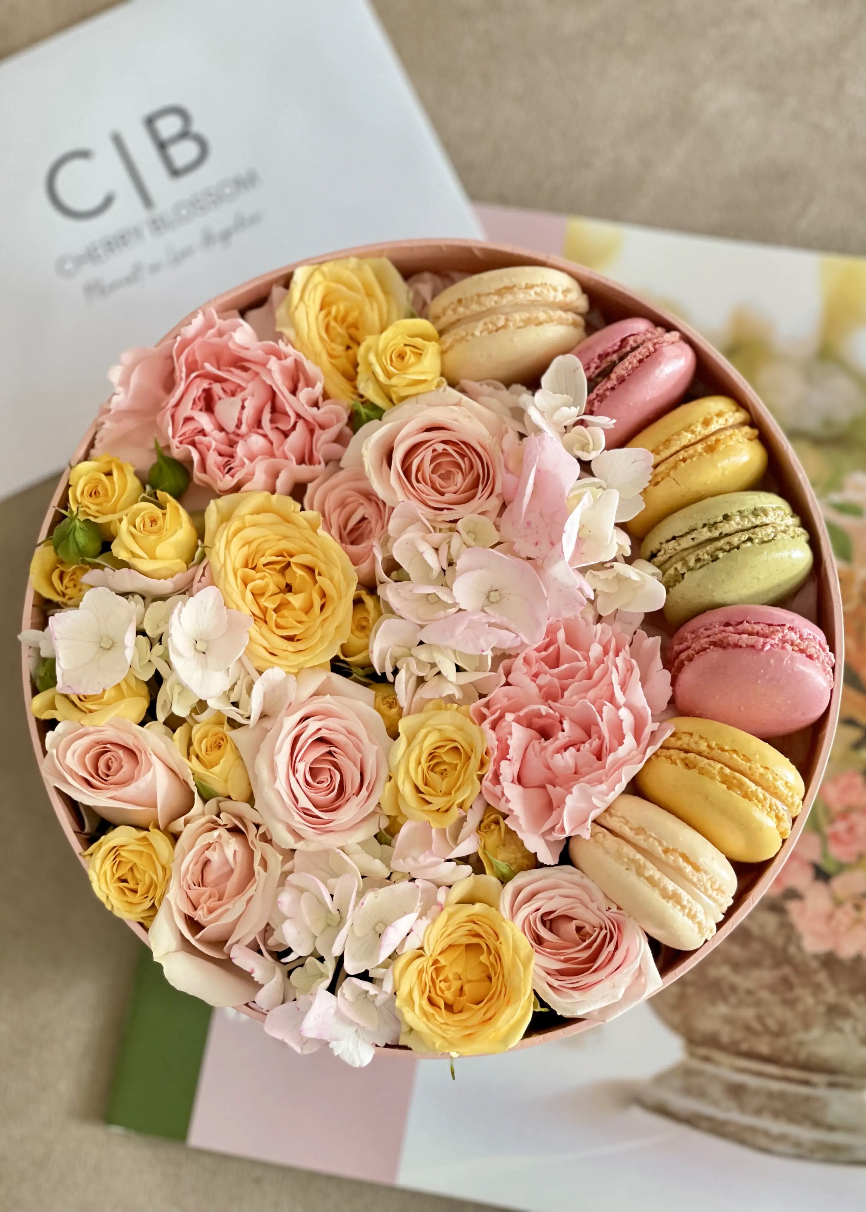NO. 90. Round Flower Box with Macarons (roses, hydrangeas, dianthuses