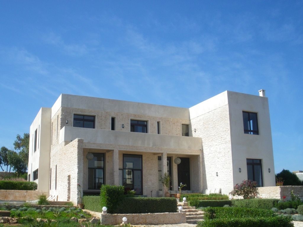 Modern Essaouira villa for sale 7 bedroom 500m2 house with gardens
