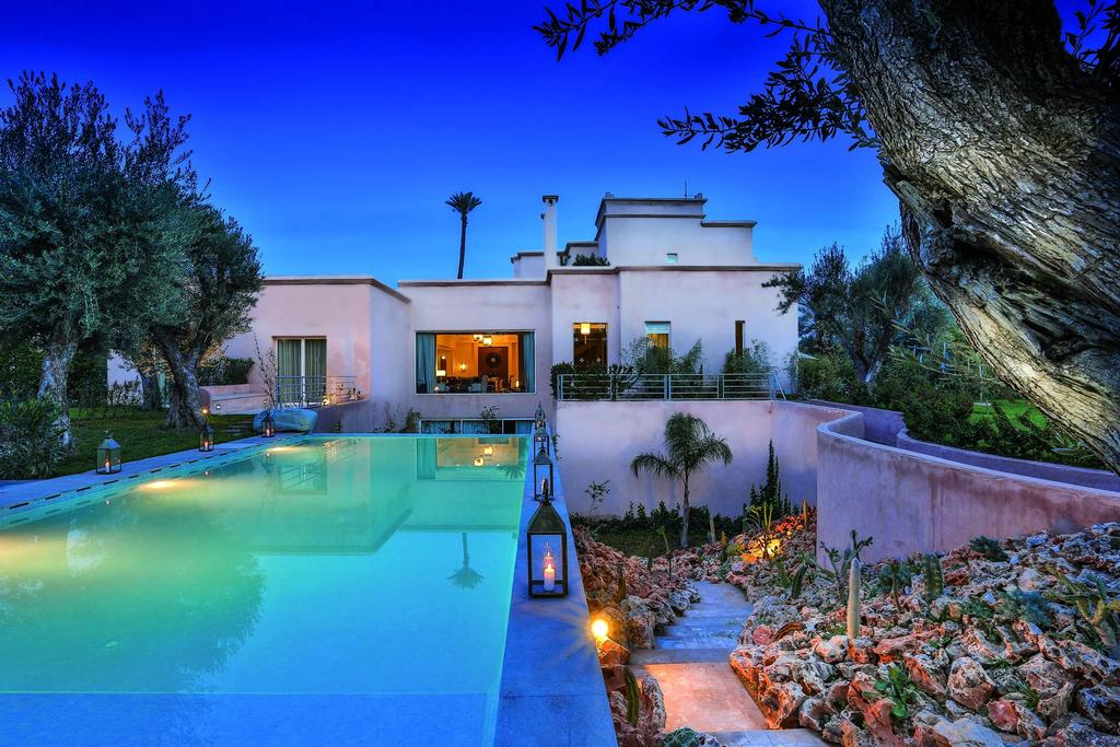 Villa-hotel for sale in Palmeraie, Marrakech, 1600 sqm set f