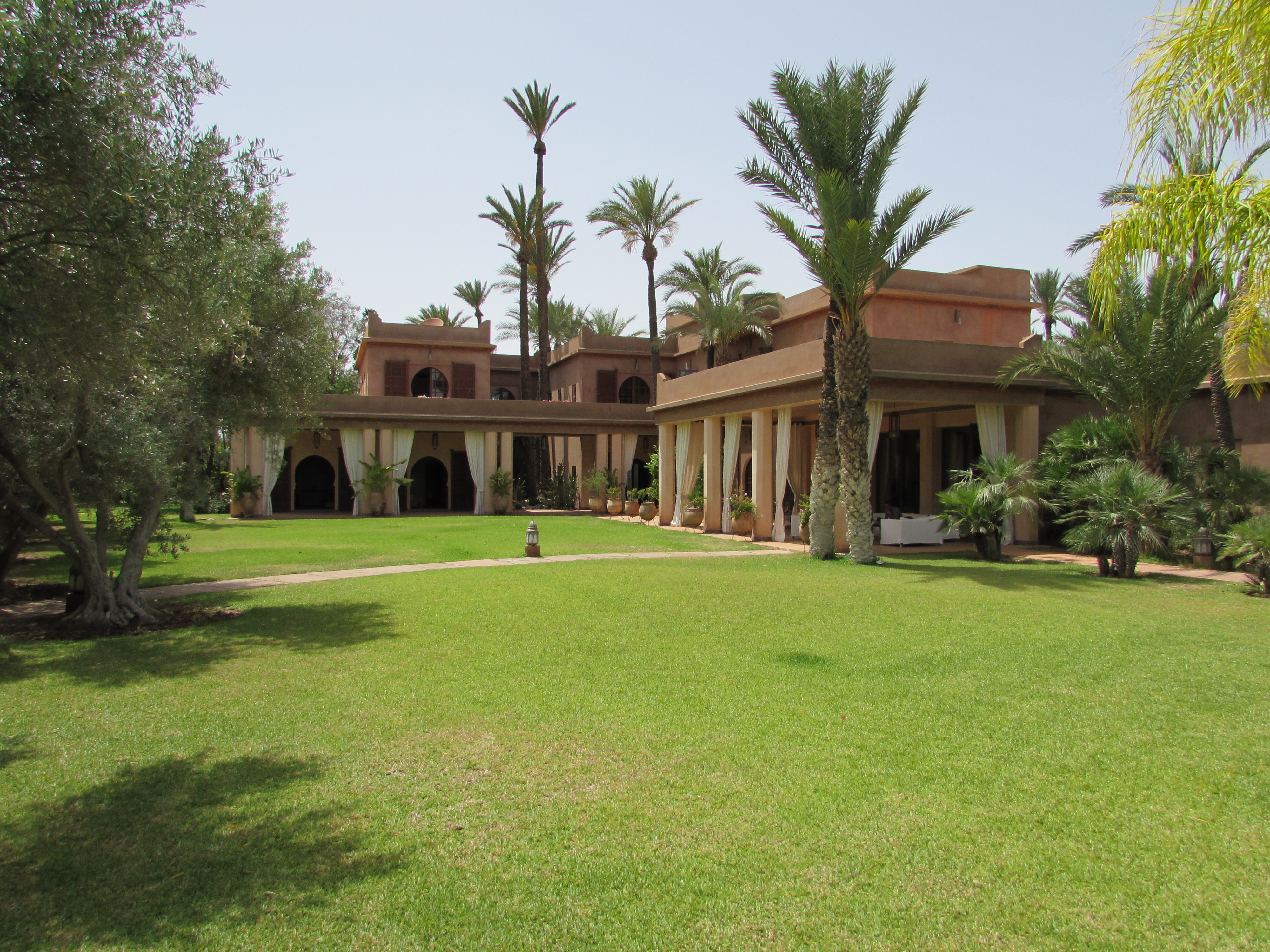 Beautiful classic old school 1,300m2 Marrakech Palmeraie villa for sale