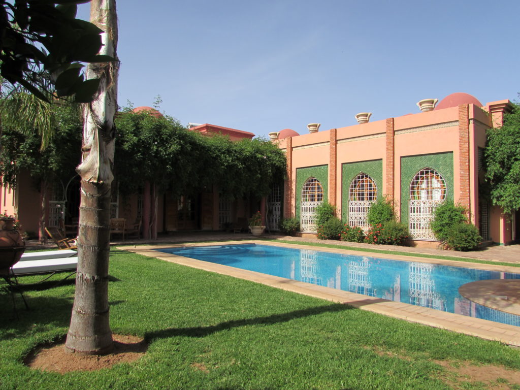 Marrakech real estate opportunity 700m2 Moroccan style villa for sale