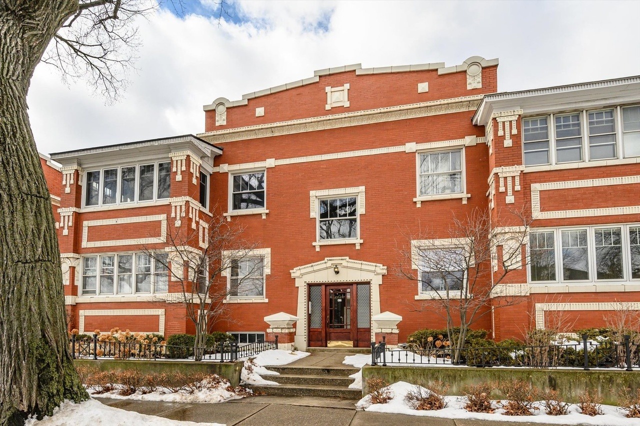 Five Condos For Sale in Oak Park Chicago Magazine