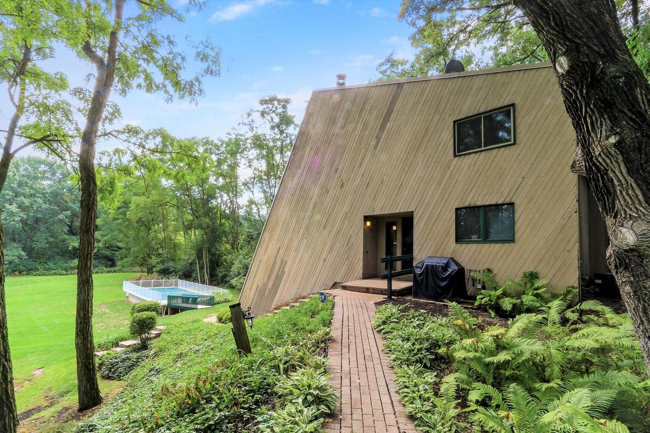 Five Weekend Retreats for Sale Chicago Magazine