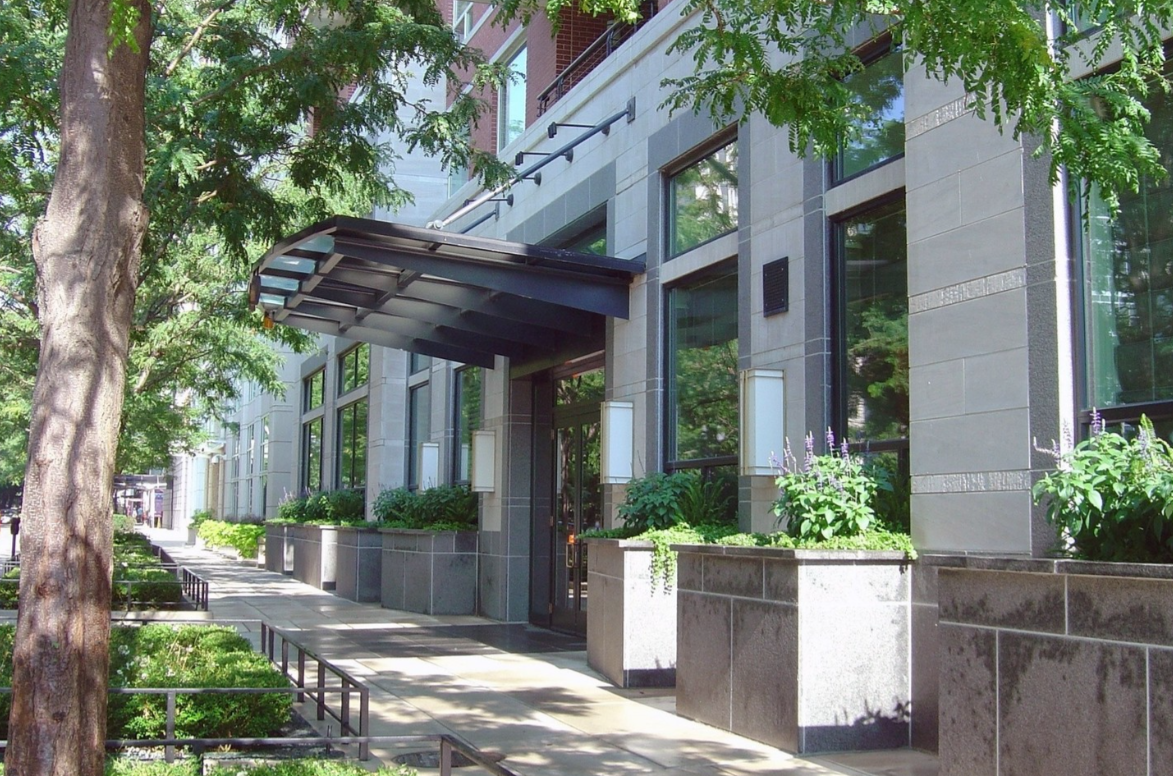 Trump Tower Chicago Condos for Sale River North