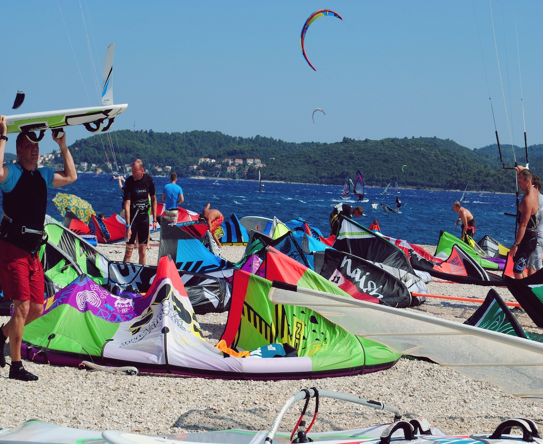 JOB POSITION AS KITE/ KITESURF ASSISTANT Free Watersports Job Board