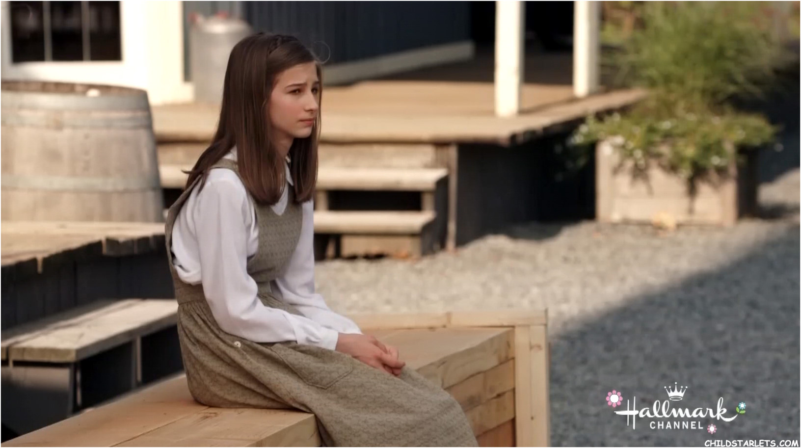 Jaeda Lily Miller When Calls the Heart Season 8/ A Parade and a