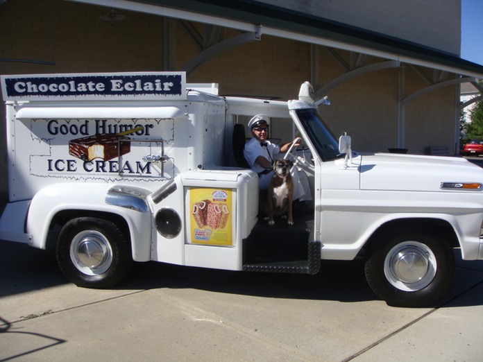 Classic Good Humor Truck11 CHILLY WILLY'S ICE CREAM