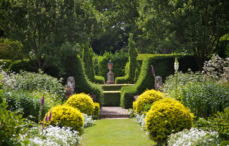 Top Sculpture Gardens to Visit This Summer CHILSTONE