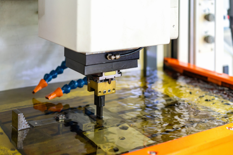What is a Sinker EDM Machine? Benefits and Limitations