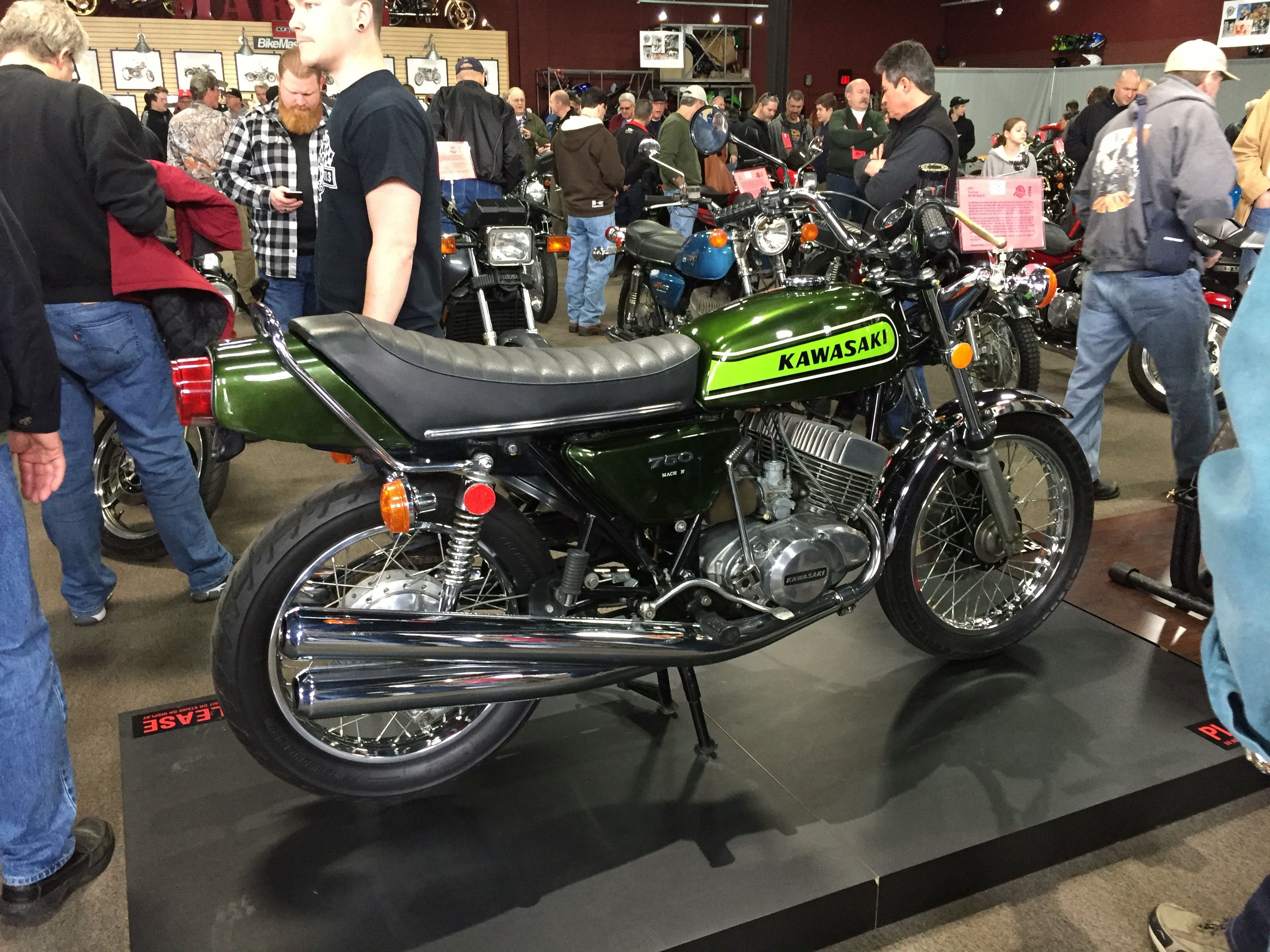 Martin moto show photos Chin on the Tank Motorcycle stuff in