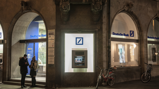 Jetzt hilft der gang zu ihrer bank. Deutsche Bank stellt Funktion auf allen Karten ab - CHIP