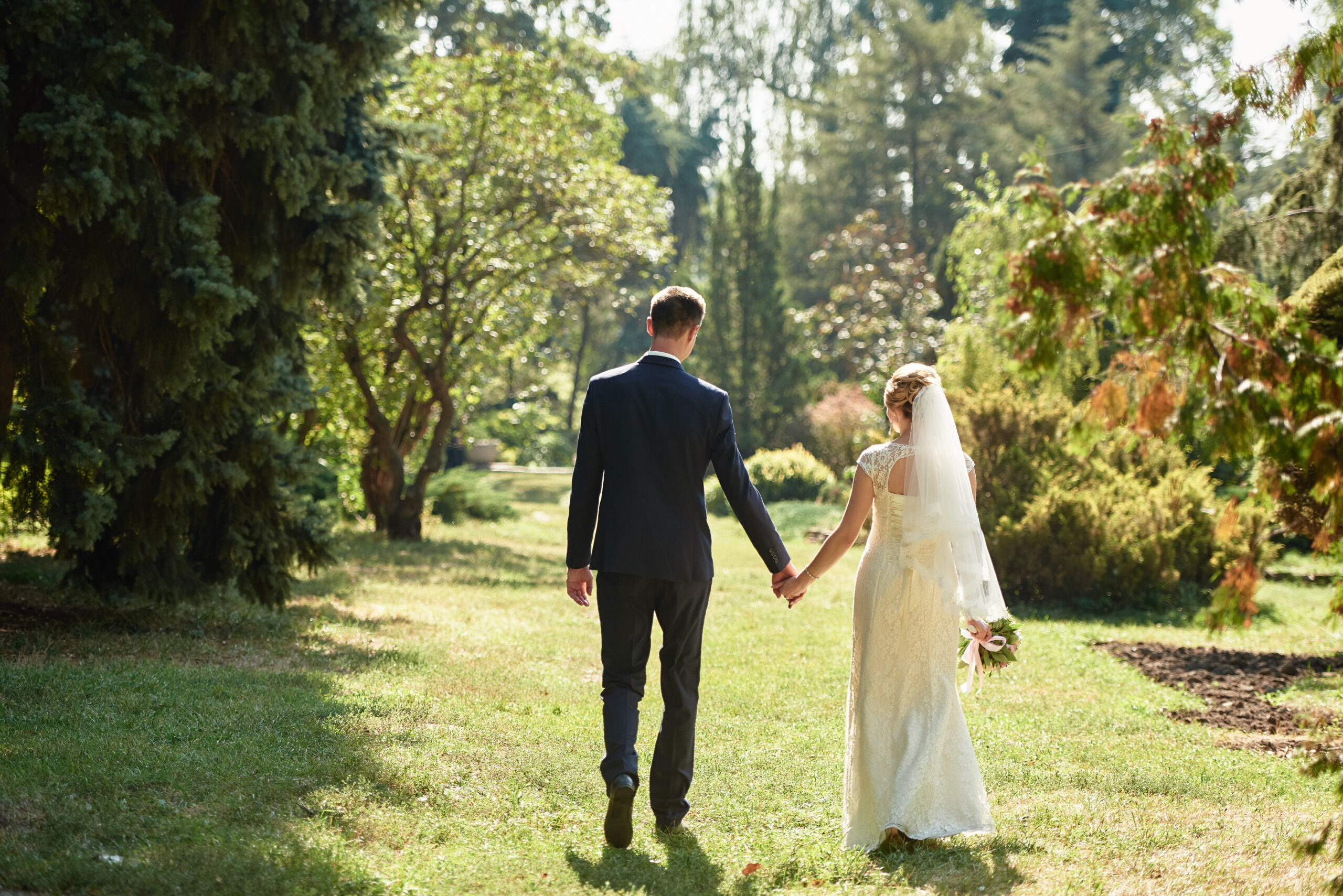 She Walked Out Of Her Dad's Wedding After He Insulted Her Mom, And His