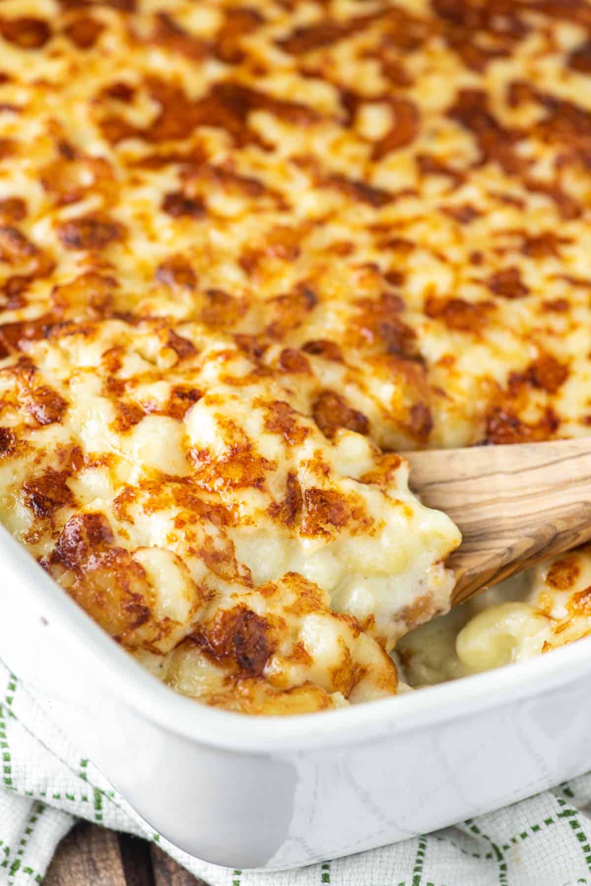 White Cheddar Mac and Cheese Recipe Chisel & Fork(05)