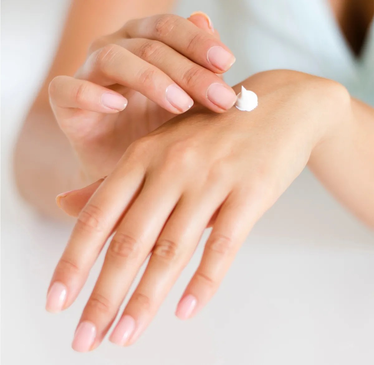 Why Are My Hands Peeling? Skin Care & Beauty Products Swiss