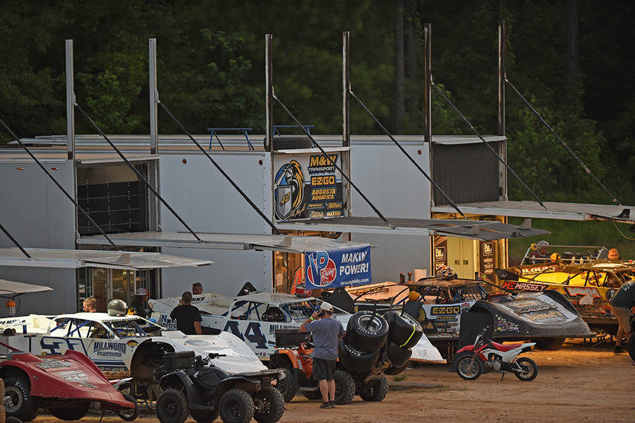 to the Official site of Chris "Smokey" Madden Gray Court, SC