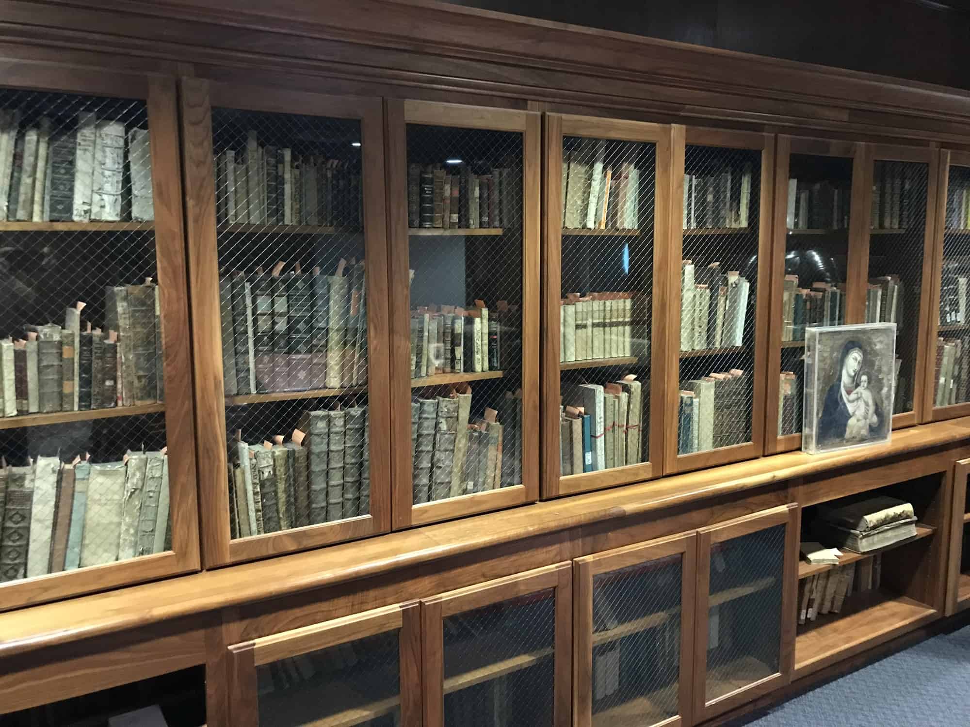 Alumna Improves Library’s Rare Book Room Inventory Christendom College