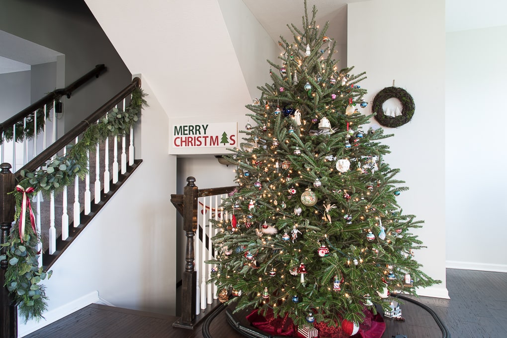 How to Keep a Christmas Tree Watered {with Evergreen Elf} Christene